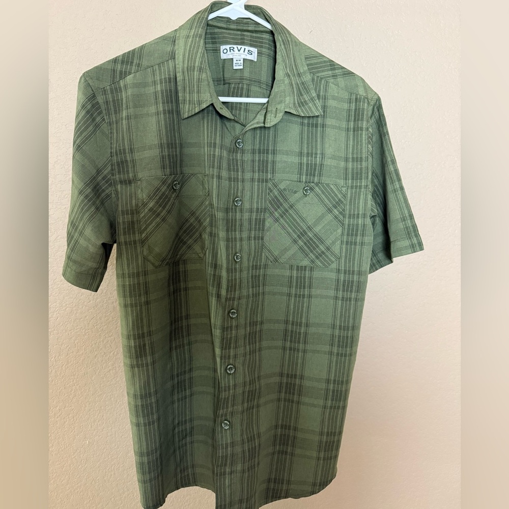Orvis men’s green plaid button up quick dry size medium shirt. Orvis details.